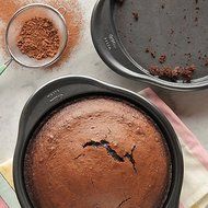 Wilton Advance Select Premium Nonstick 9-Inch Round Cake Pan in Gunmetal N4