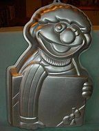 WILTON ERNIE SESAME STREET CAKE PAN 1983 502-3614