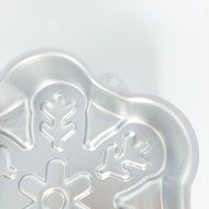 8.9 inch Large Novelty Snowflake Snow Flake Metal Cake Pan Mold 225x225x50mm N2
