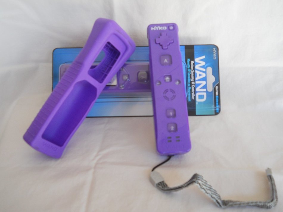 Wireless Motion Sensing Wand for Nintendo Wii Featuring Trans-Port Technology N6