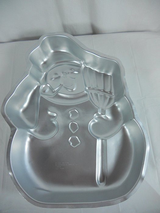 Wilton Snowman with Broom and Pipe Christmas Holiday Cake Pan (502-1646, 1980) N2