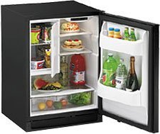 2000 Series Combination 5.7 Cu. Ft. Refrigerator/Freezer Finish: Black