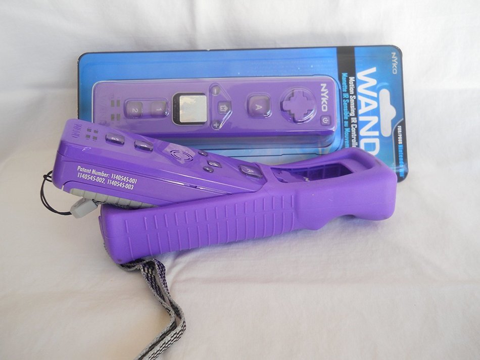 Wireless Motion Sensing Wand for Nintendo Wii Featuring Trans-Port Technology N8