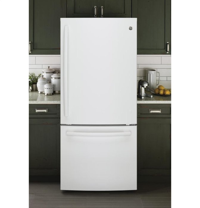 GE White Bottom Freezer Refrigerator N14
