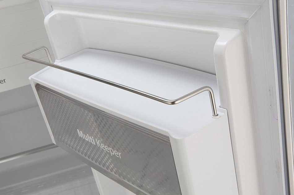 Daewoo Retro Compact Refrigerator 4.4 Cu Ft, Piano Black N3