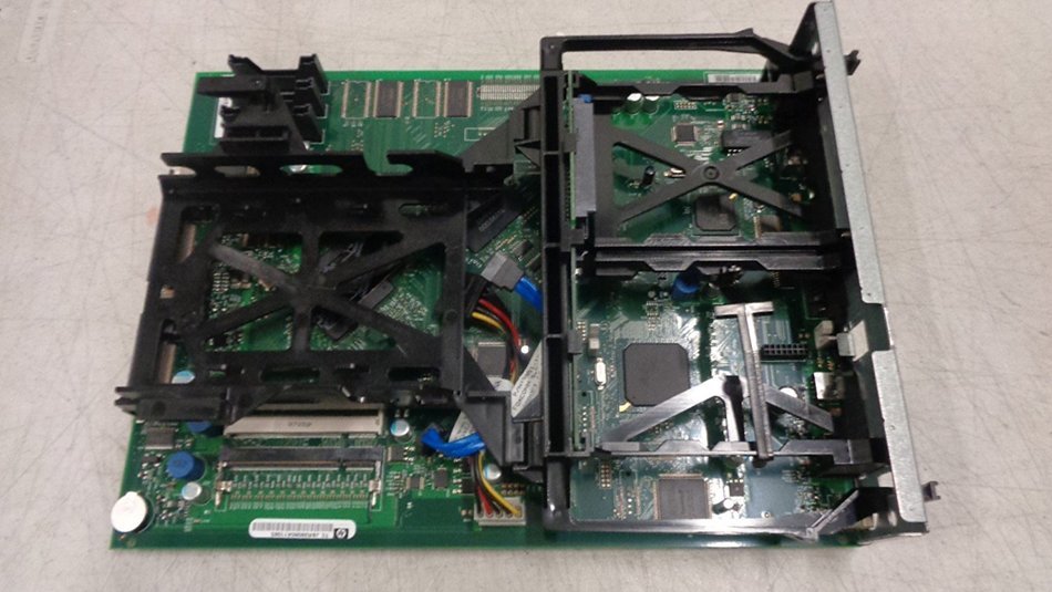 Q7517-67909 HP Color LaserJet 4730MFP Formatter Board Assembly NEW PULL N2