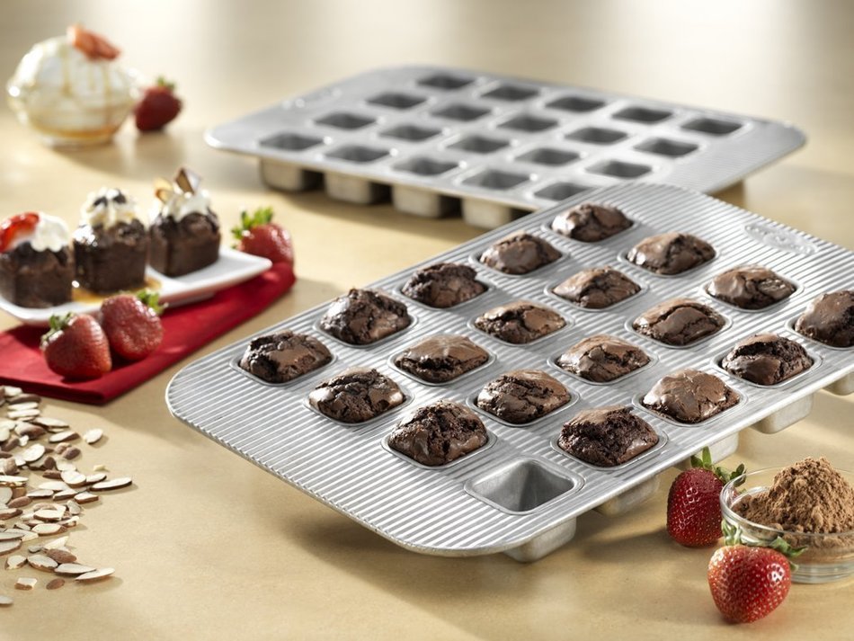 Classic Design with Non-Stick Silicone Coating Baking Pan, 8" x 2.25" N4