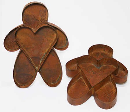 Set of 2 Primitive Ruty Tin Metal Gingerbread Man Pans N2