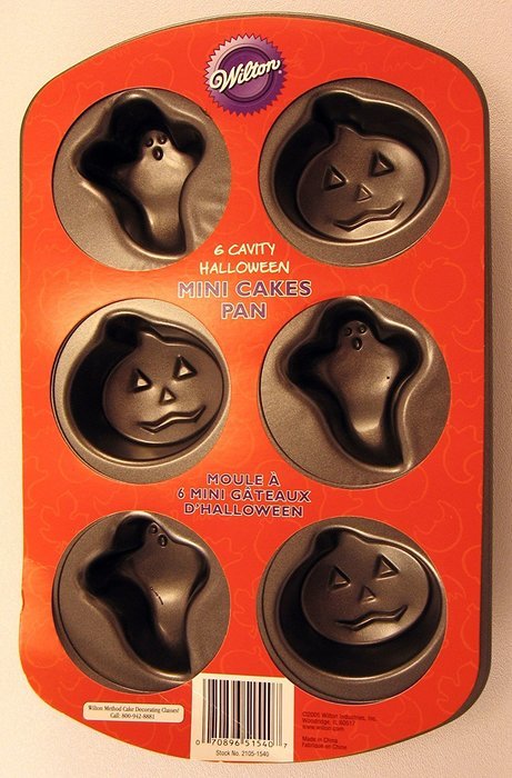 Wilton Halloween 6 Cavity Nonstick Mini Cake Pan
