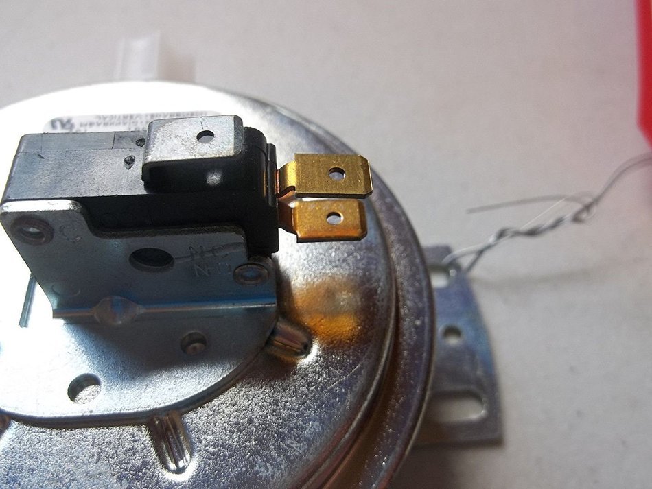 Tridelta Furnace Vacuum Air Pressure Switch FS6414-631 .30" N4