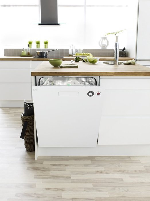 XXL Tank 6 Programs Dishwasher Finish: White N4