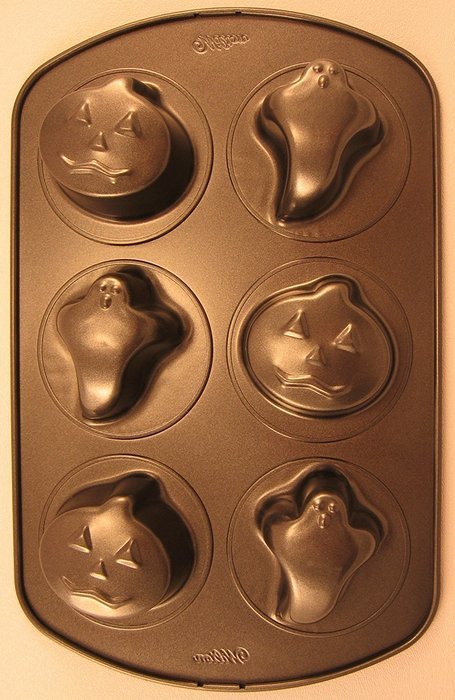 Wilton Halloween 6 Cavity Nonstick Mini Cake Pan N2