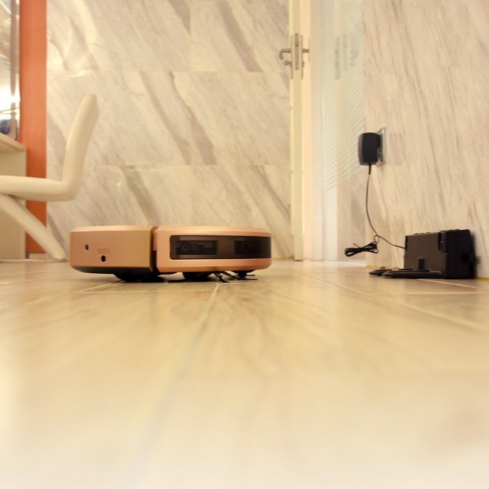CleanMate QQ6 Vacuum Cleaning Robot - Gold with Mop N4