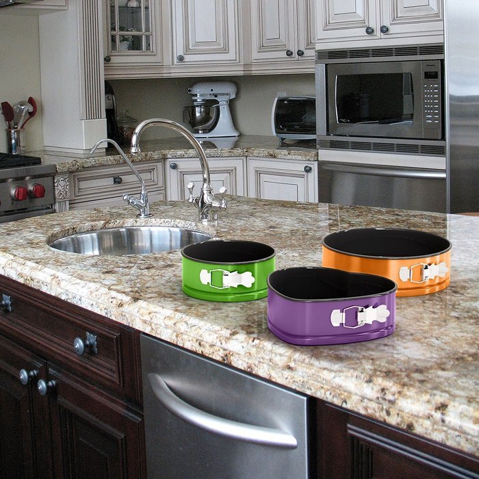 Springform Pans Set of 3 | Two Round & One Heart-Shaped Cheesecake Pans | Leak Resistant & Top Rack Dishwasher... N6
