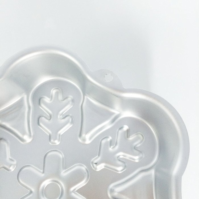 8.9 inch Large Novelty Snowflake Snow Flake Metal Cake Pan Mold 225x225x50mm N2