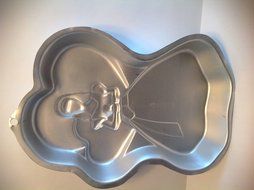 Wilton Cake Pan: Evening/Enchanted Barbie (#2105-8910) N2