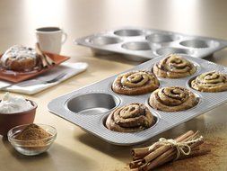 USA Pan Bakeware Aluminized Steel Mini Round Cake Pan, 6-Well N2