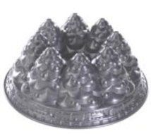 NordicWare Cast Aluminum Holiday Tree Bundt Pan