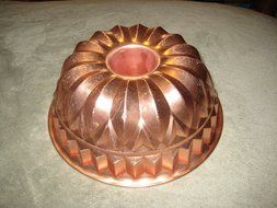 Vintage Bundt Ring 9 Cup / 9x5 Inch Coppertone Copper Tone Jell-O Mold / Cake Baking Pan