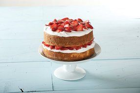 Nordic Ware 42728 Performance Bakeware Round Cake Pan, 9 by 9 by 1.5-Inch N2
