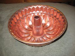 Vintage Bundt Ring 9 Cup / 9x5 Inch Coppertone Copper Tone Jell-O Mold / Cake Baking Pan N2