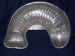 VINTAGE MIRRO ALUMINUM CURVED FISH MOLD #725 N2