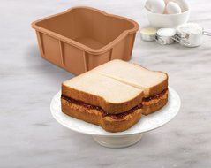 Fred &amp; Friends CAKEWICH Bread-Shaped Cake Mold N5