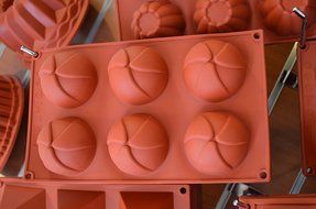15 Cavity Pyramid Shape Non Stick Silicone Baking Mould, Ideal for Cake, Dessert, Ice Cream, Chocolate, Fondant... N22