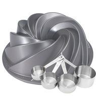 Heritage Bundt Pan with Bonus Measuring Cups