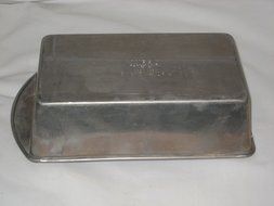 Vintage Mirro Fine Aluminum 9 1/4 x 5 1/4 x 2 3/4" Loaf Cake Baking Pan N2