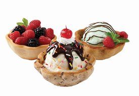 Wilton 6-Cavity Nonstick Heart Mini Cake Pan N11
