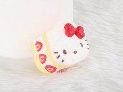 Nom Nom Series : Squishy Kawaii Strawberry Short Cake N3