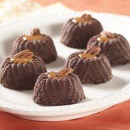 Nordic Ware 86522 12-Cavity Bavaria Bundt Pan, Mini, Colors Vary N2