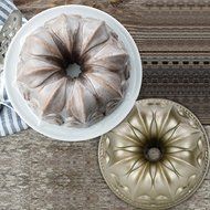 Ezeso Non-Stick Carbon Steel Cake Bundt Pan for Baking,Bakeware (Lily) N18