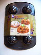 Wilton Pumpkin Mini Cake Pan N2