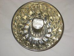 Vintage Kaiser Heavy Metal 8 1/2 x 4 1/2 Inch Bundt Cake Baking Pan / Jell-O Mold - West Germany N2