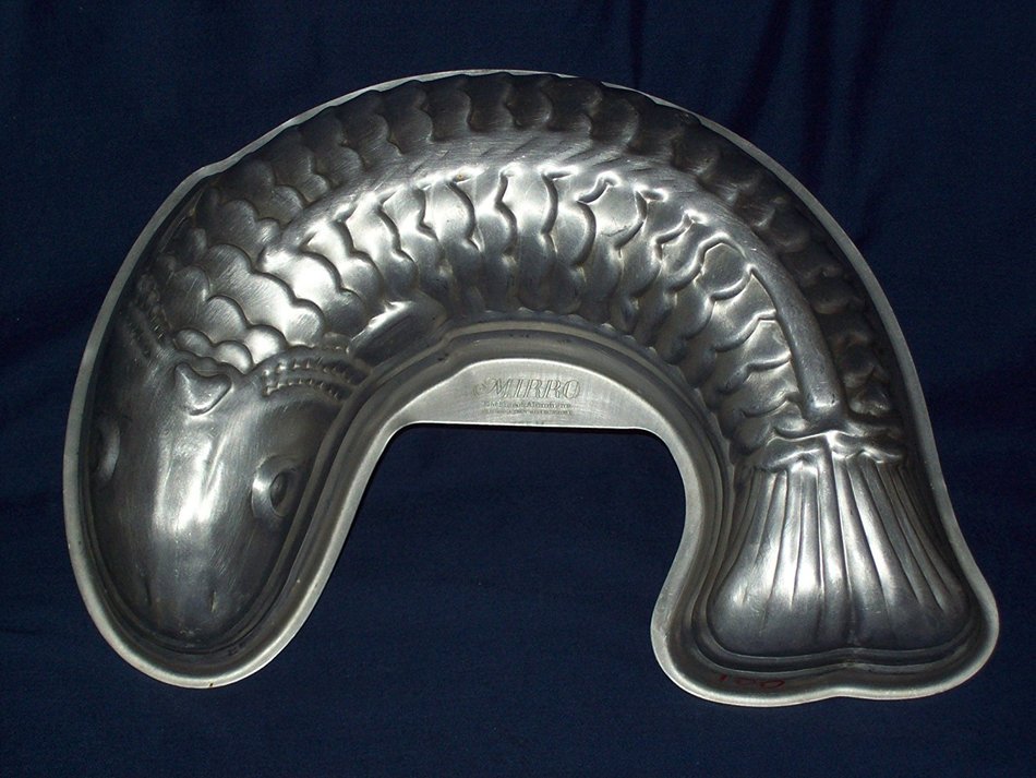 VINTAGE MIRRO ALUMINUM CURVED FISH MOLD #725
