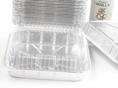 Disposable Aluminum 7-7/8" x 7-7/8" Square Cake Pan with Clear Plastic Lid #1155P (100) N2