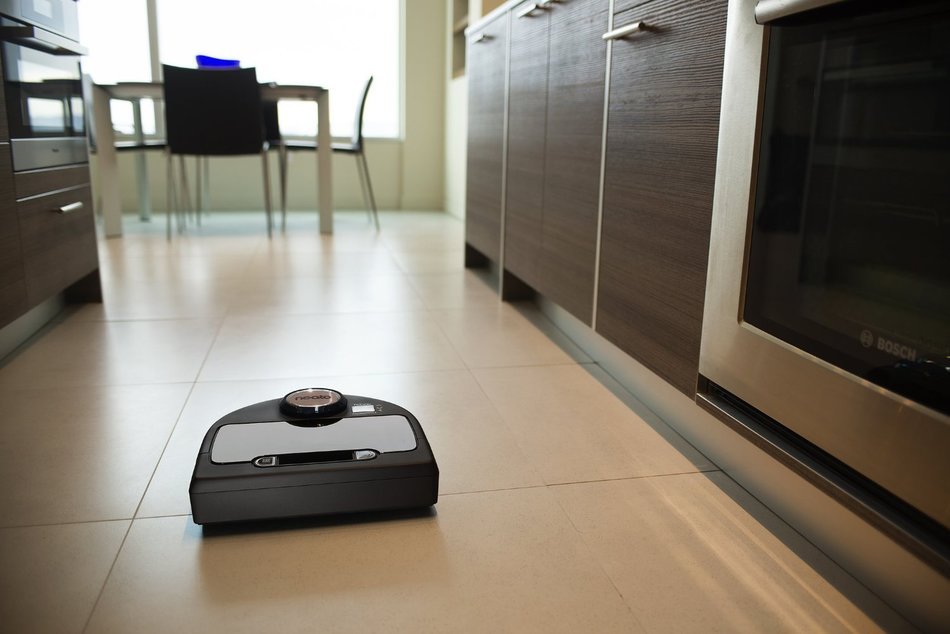 Neato Botvac Connected Wi-Fi Enabled Robot Vacuum, WiFi (Complete Set) w/ Bonus: Premium Microfiber Cleaner Bundle N6
