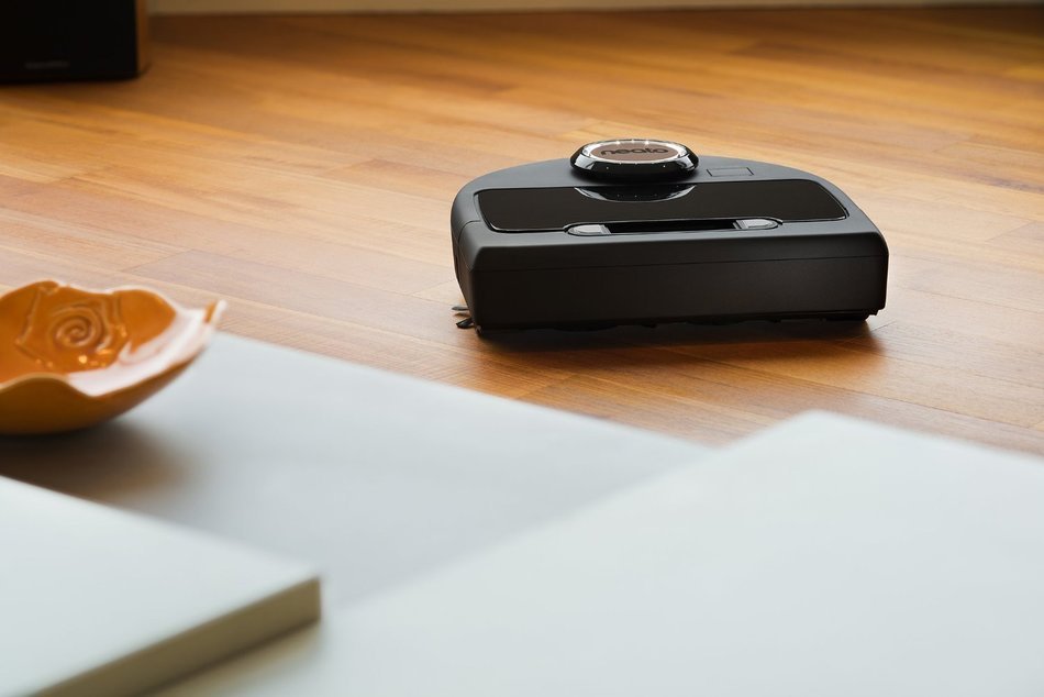 Neato Botvac Connected Wi-Fi Enabled Robot Vacuum, WiFi (Complete Set) w/ Bonus: Premium Microfiber Cleaner Bundle N7