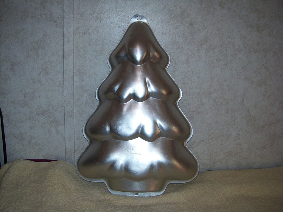 Wilton "CHRISTMAS TREE" Cake Pan #2105-2058