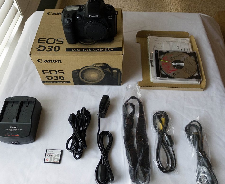 Canon EOS D30 3MP Digital SLR Camera (Body Only) N5