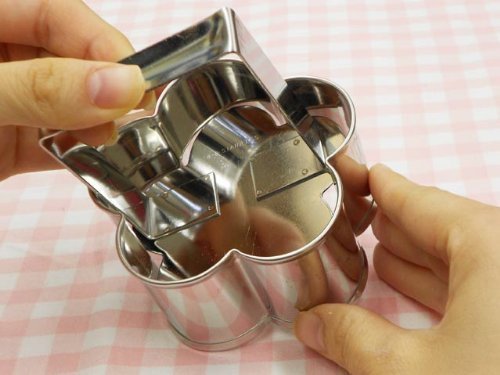 ST press type rice ball device (plum)