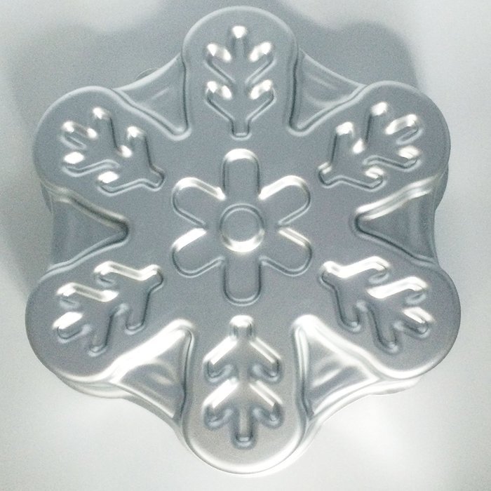 8.9 inch Large Novelty Snowflake Snow Flake Metal Cake Pan Mold 225x225x50mm N3