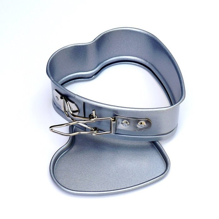 Vanika Non-Stick Heart Shaped Springform Cake Pan N3