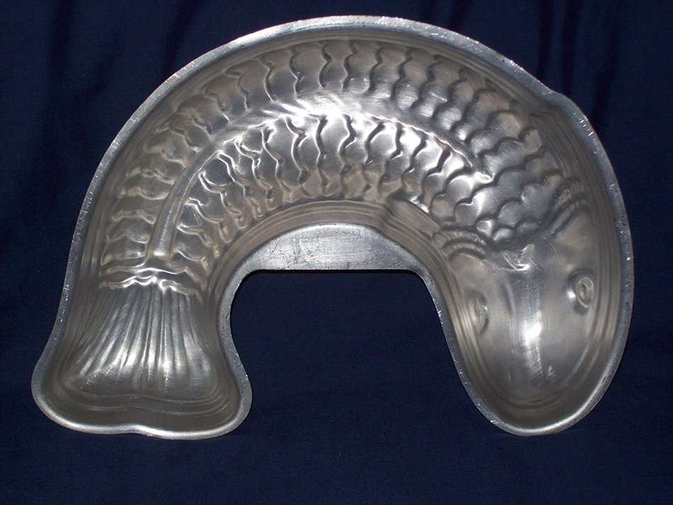 VINTAGE MIRRO ALUMINUM CURVED FISH MOLD #725 N2