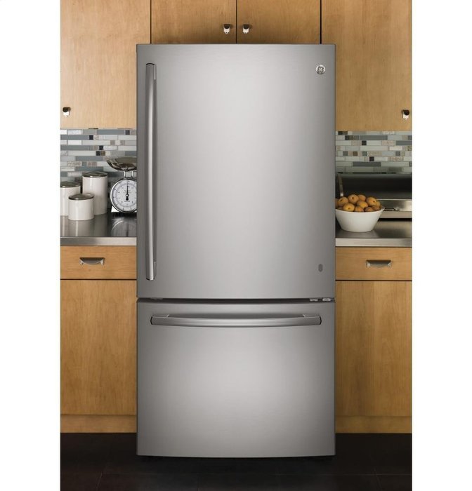 GE Stainless Steel Bottom Freezer Refrigerator N22