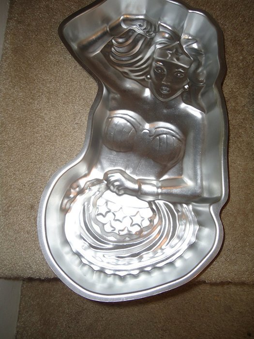 Wilton Wonder Woman Cake Pan (502-7679, 1978) Retired N5