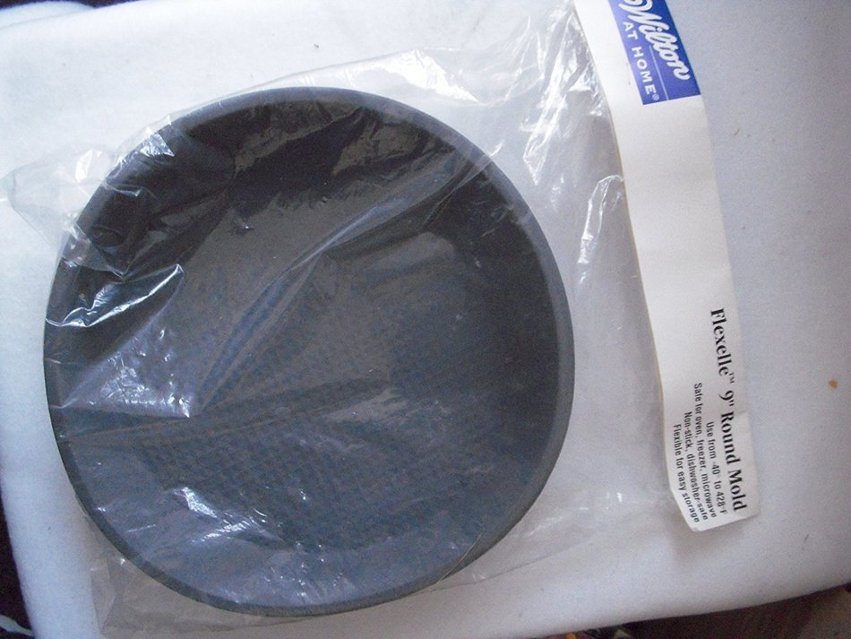 Wilton Flexelle 9" Round Mold
