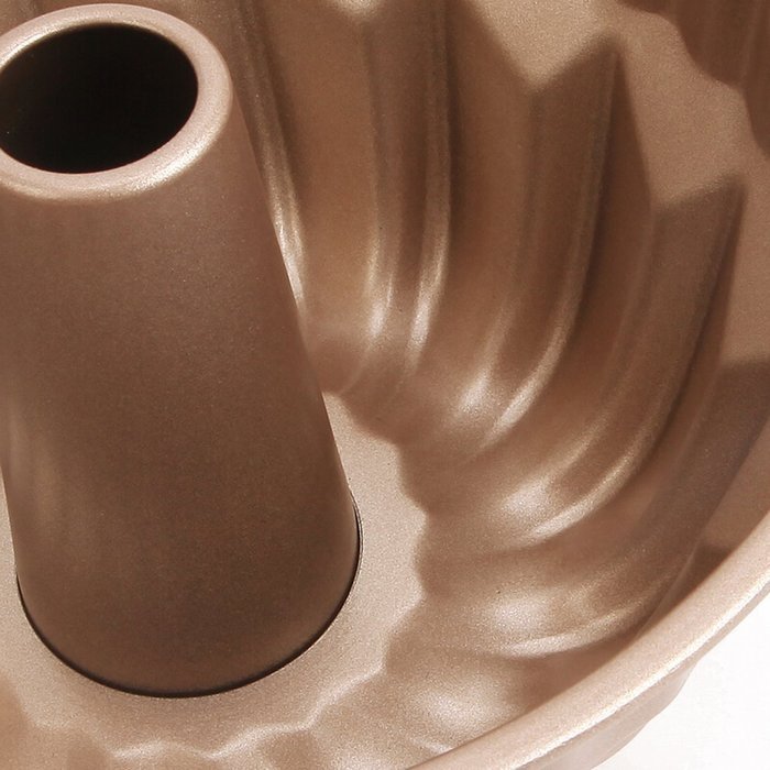 MyLifeUNIT Kugelhopf Mold, Non Stick Bundt Pan, 7-inch 1 Quart Capacity N4